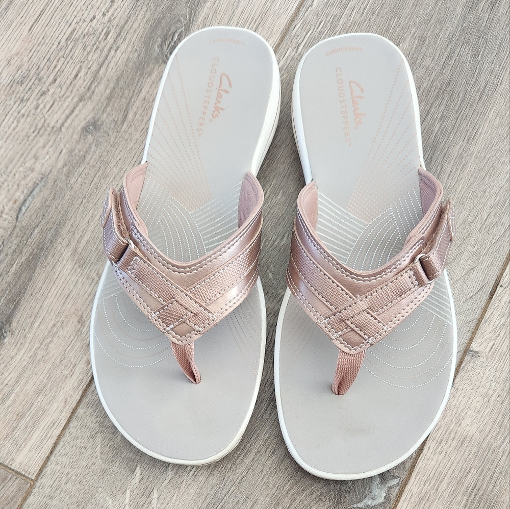 Clarks Rose Gold Sandals size 9 womens